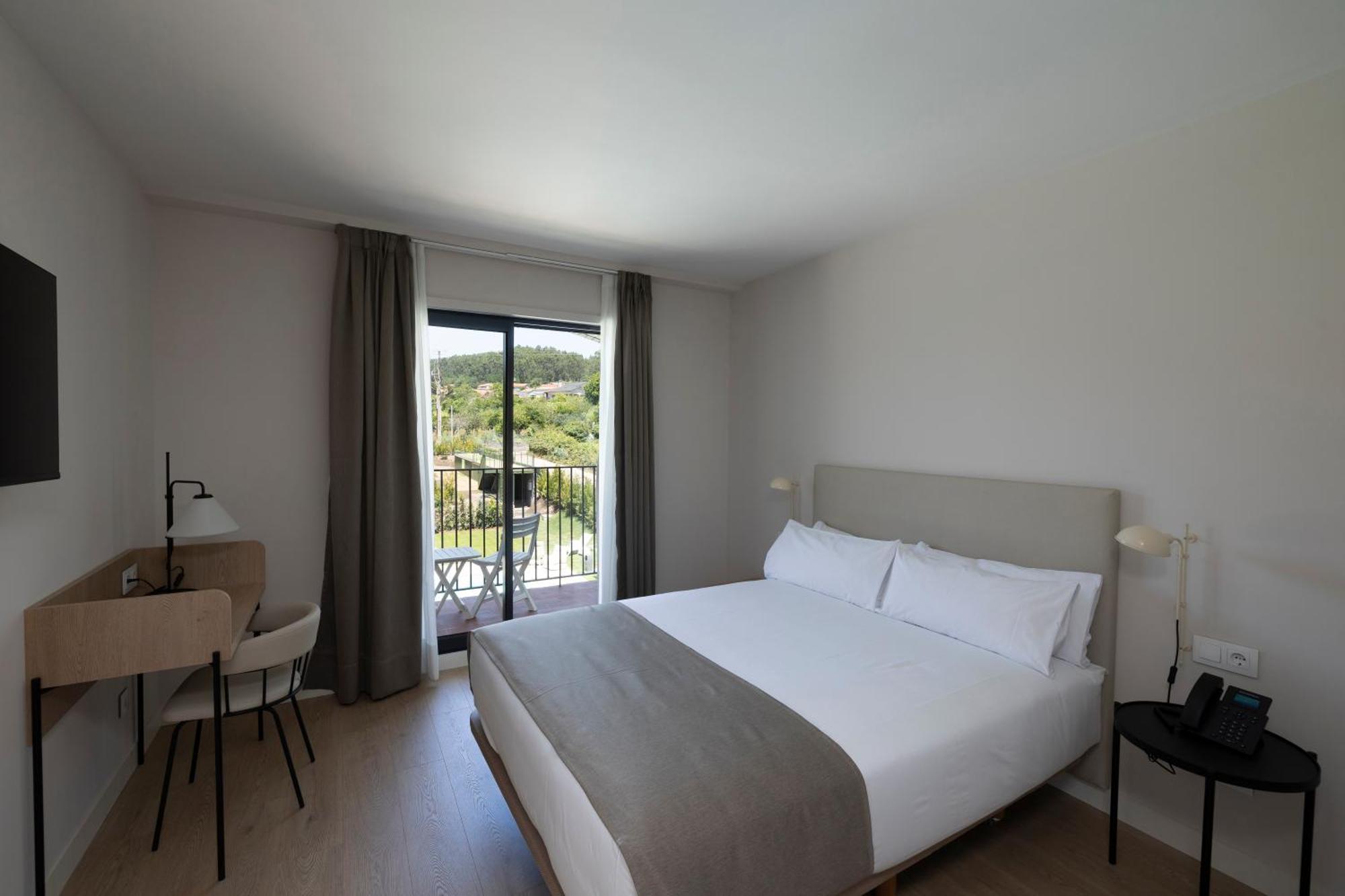 Hotel H4 Cangas 3 Superior Exterior foto